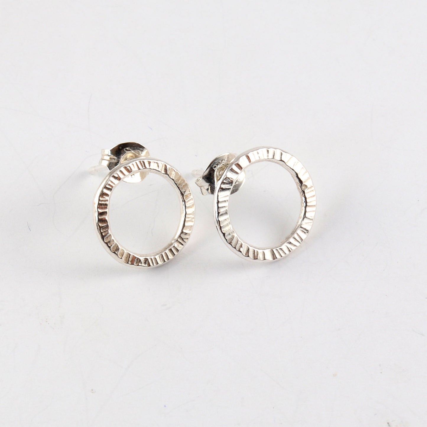 Circle studs small in silver