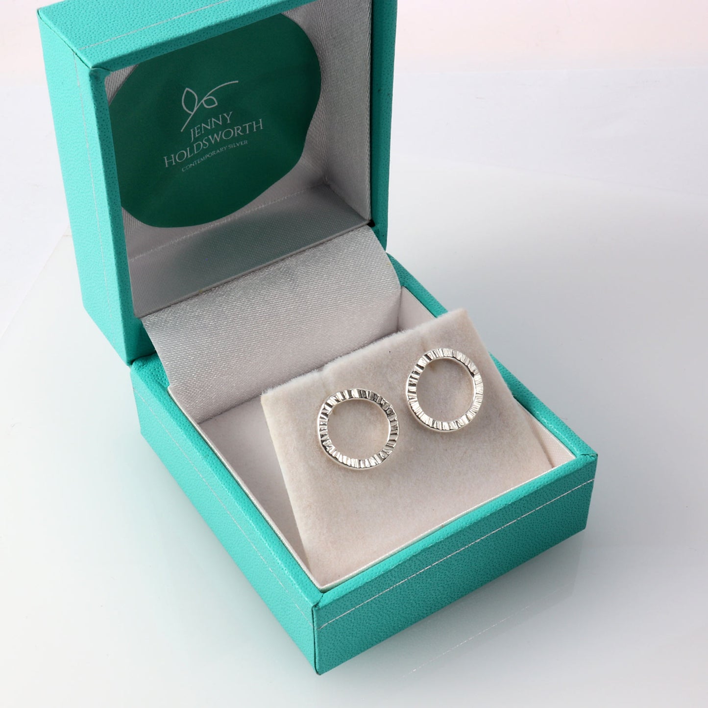 Circle studs small in silver