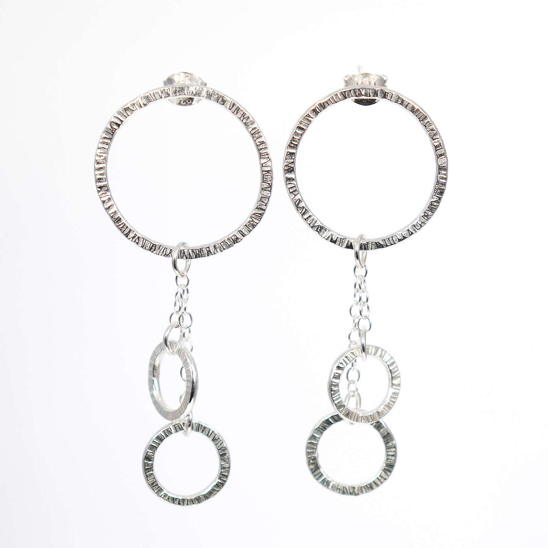 Earrings with 3 textured circles