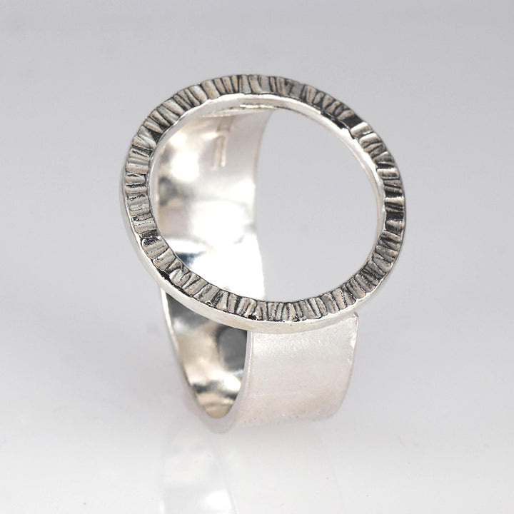 Large circle ring