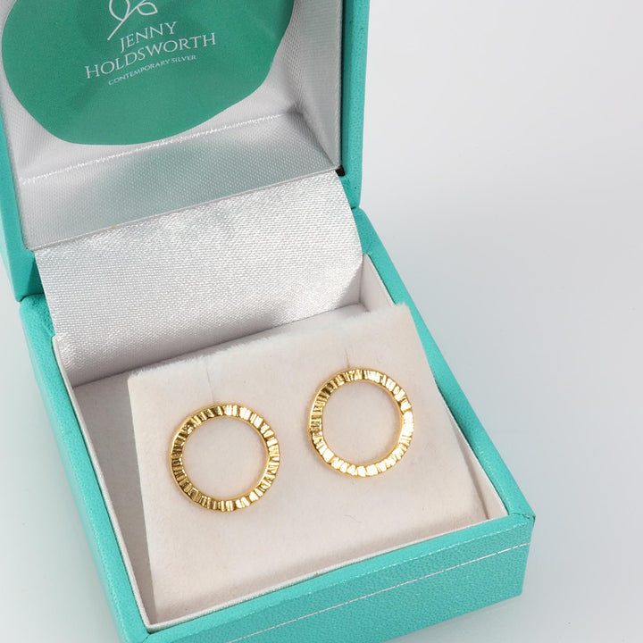 Circle studs small in yellow gold vermeil