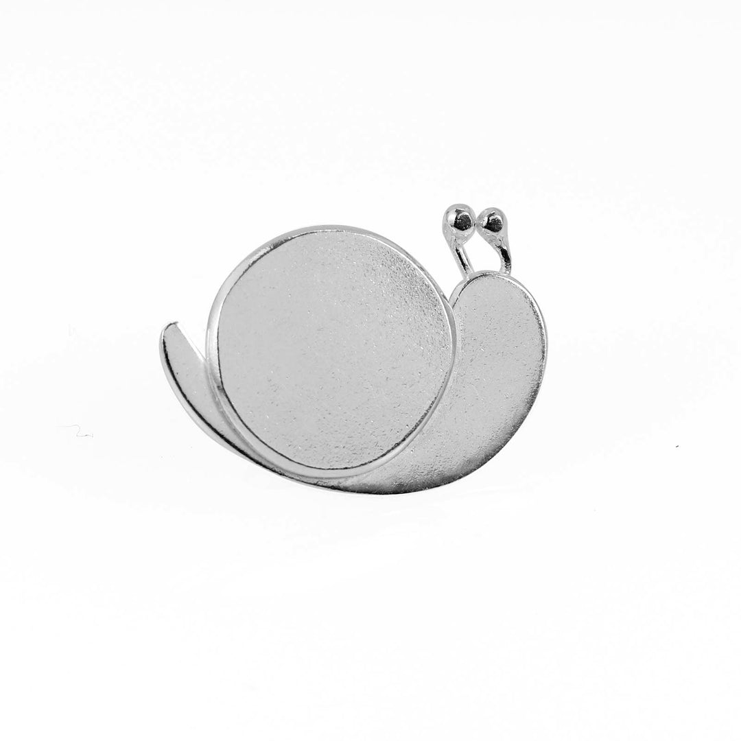 Silver snail pin